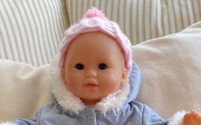 Knit a doll hat! Yes you really CAN!