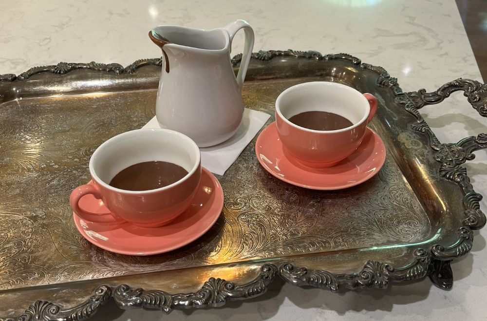 Chocolat à l’ancienne (with dairy-free option)